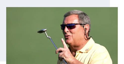 The world of golf is grieving the loss of one of its most beloved figures, Fuzzy Zoeller, who passed away on November 27, 2025