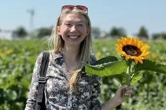 Oswego, IL – Tegan Hallie Zoephel, a talented 24-year-old from Oswego, Illinois, and associate producer for the TV series “7 Little Johnstons,” tragically passed away