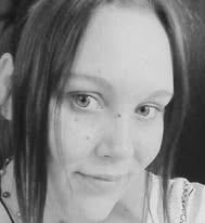 Darla Sue Middleton, 33, of Warrenton, Missouri, passed away on November 28, 2025, leaving behind three daughters, siblings, and extended family members