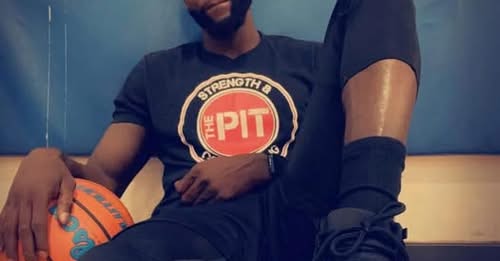 Basketball Community Obituary — Unexpected Passing — THE COACHING AND ATHLETIC MENTORSHIP HEARTBREAK: “Resplendent Soul” D’Mitri Dunson‑Riggs Passes Away; Shocking “Stolen Sunset” of Luminous Spirit Leaves the Program Grieving the Unforeseen Departure and Unfiltered Tragedy of a Leader Known for Unfailing Grace