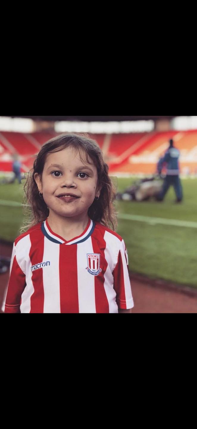 Niamh Stoke-on-Trent Obituary — Brave 14-Year-Old Stoke City Fan — Niamh: Honoring the Resplendent Soul of a Young Potter Lost to a “Stolen Sunset” After a Valiant Battle with Cancer