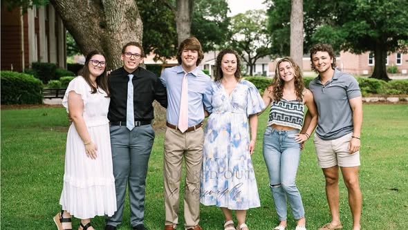 Dawson Adams Conway SC Obituary — 19-Year-Old Dawson Adams Passed Away Following Multi-Vehicle Crash on I-95 Near Fayetteville — A SHATTERING LOSS IN CONWAY: The Community Grieves the Passing of Dawson Adams; A Legacy of “Shining Promise” and a Family’s “Unfathomable Journey” of Sorrow obituary