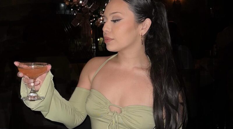 Karen Valdivia Chicago IL Obituary — Beloved Chicago Resident Karen Valdivia Passed Away Following Tragic Accident — A SHATTERING LOSS IN CHICAGO: The Illinois Community Grieves the Passing of Karen Valdivia; A Legacy of “Shining Promise” and a Family’s “Unfathomable Journey” of Sorrow obituary